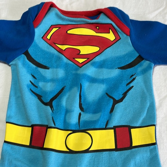 3-6M Superman sleeper - Picture 2 of 4